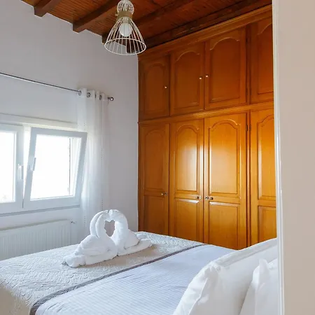 Leonardo's Cycladic Foinikia (Syros)