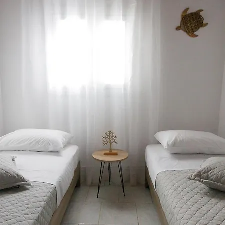 Leonardo's Cycladic *