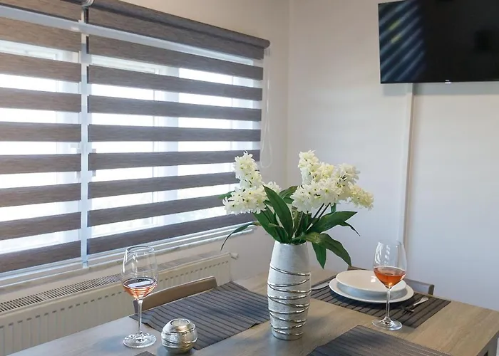 Leonardo's Cycladic *