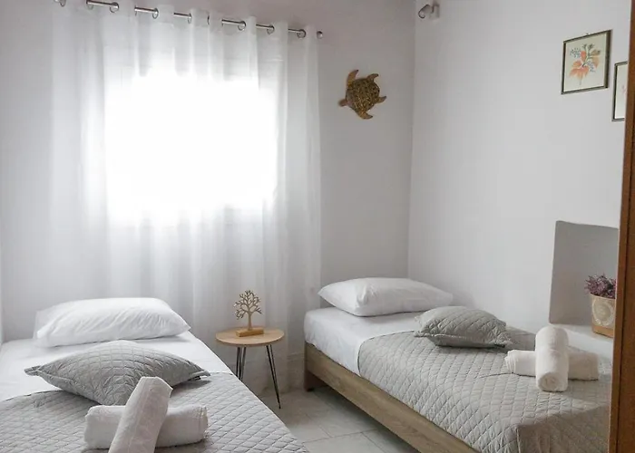 Дом отдыха Leonardo's Cycladic Foinikia (Syros)