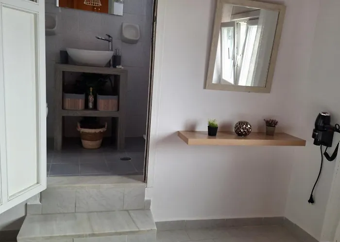 Holiday home Leonardo's Cycladic Foinikia (Syros)